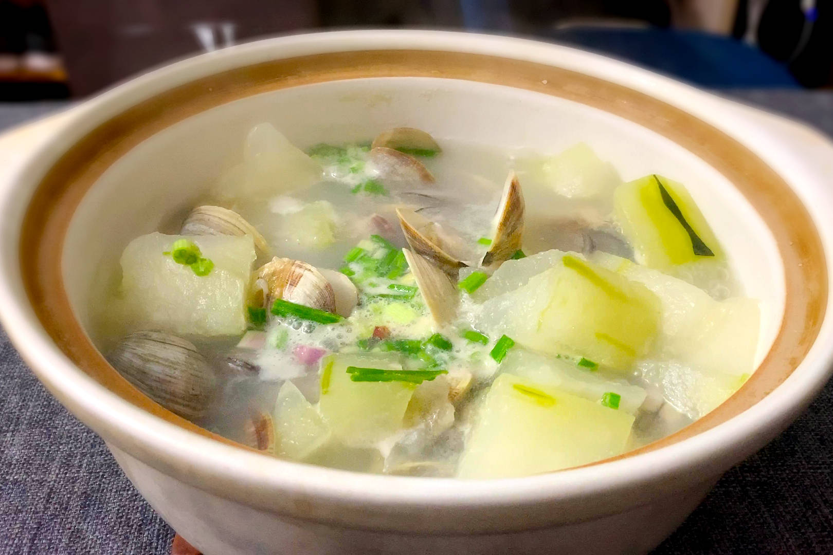 鲈鱼汤怎么炖白 e9cc3479979449c390c3d522edcddea8.jpeg