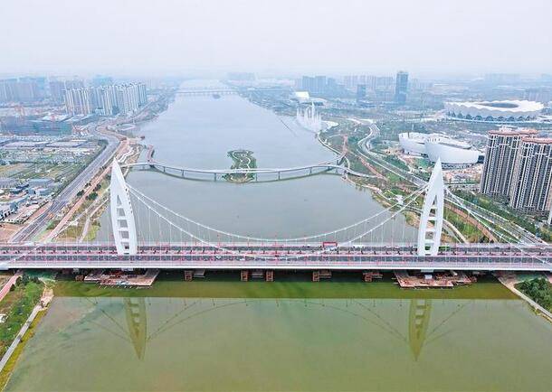 (西安报业全媒体记者 谢伟 摄)西安地铁14号线奥体中心站.