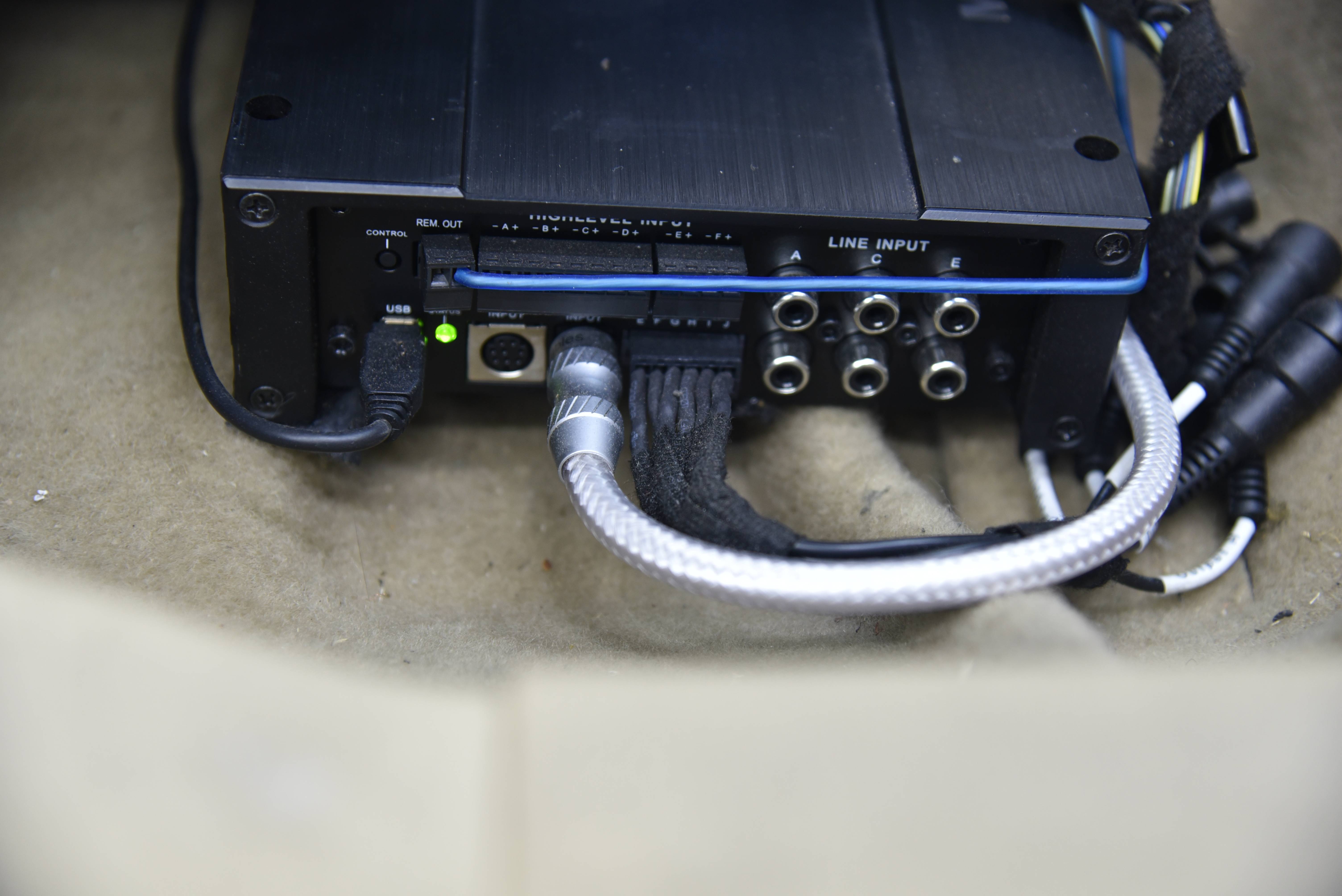 蒙迪欧改装丹拿二分频音响搭配一整套喜力士功放车乐声音响改装