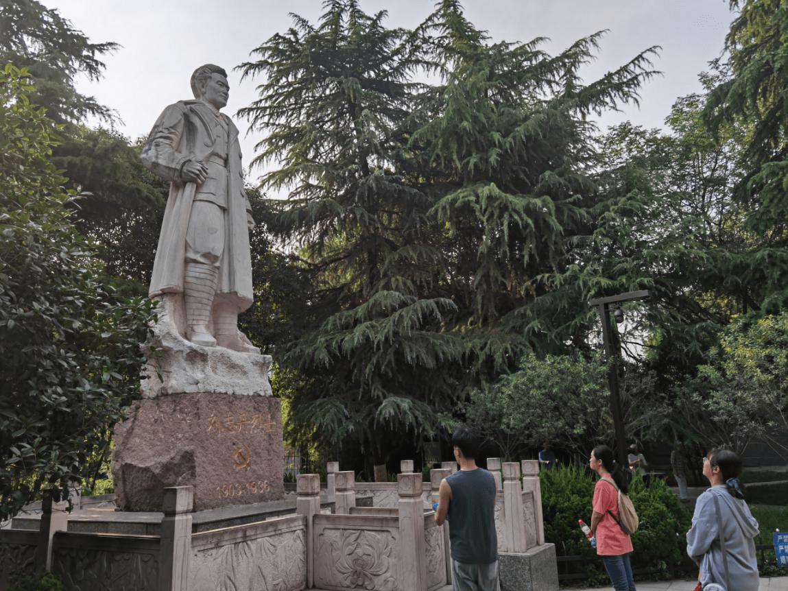 北伐战争前体悟军民万众一心红色牛牛小分队游览感悟西安革命公园