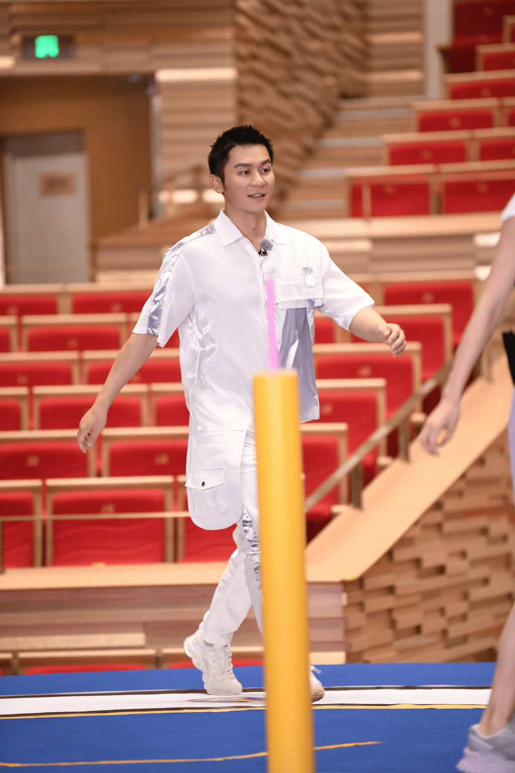 李晨《奔跑吧9》爆笑收官,电影《中国医生》《1921》好评不断