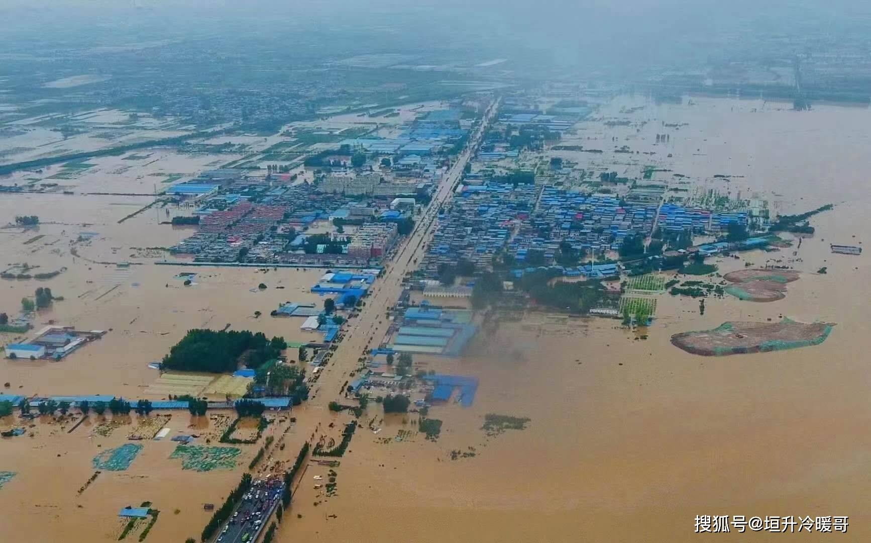 新乡市北中部出现大暴雨,特大暴雨,截至22日15时,受灾人口增至77万余