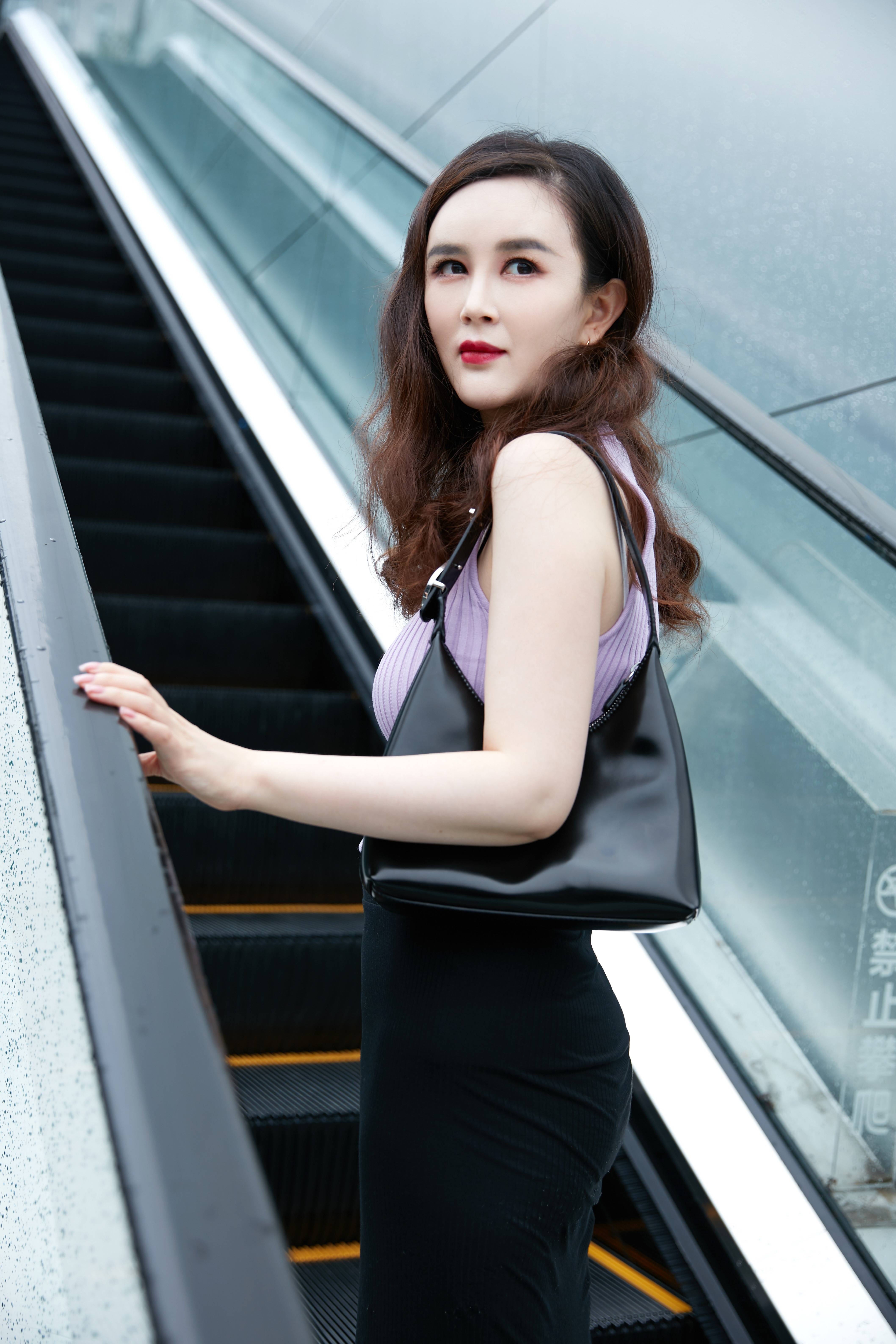 复古盛夏,刘竞翩翩回眸的优雅时光