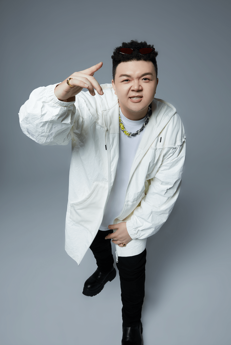 艾福杰尼模仿潘玮柏说唱 手指舞超灵活好似水母