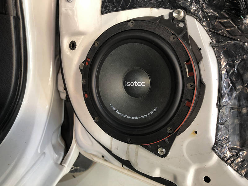 丰田卡罗拉汽车音响改装德国艾索特ak165靓声小王子两分频昆明私响家