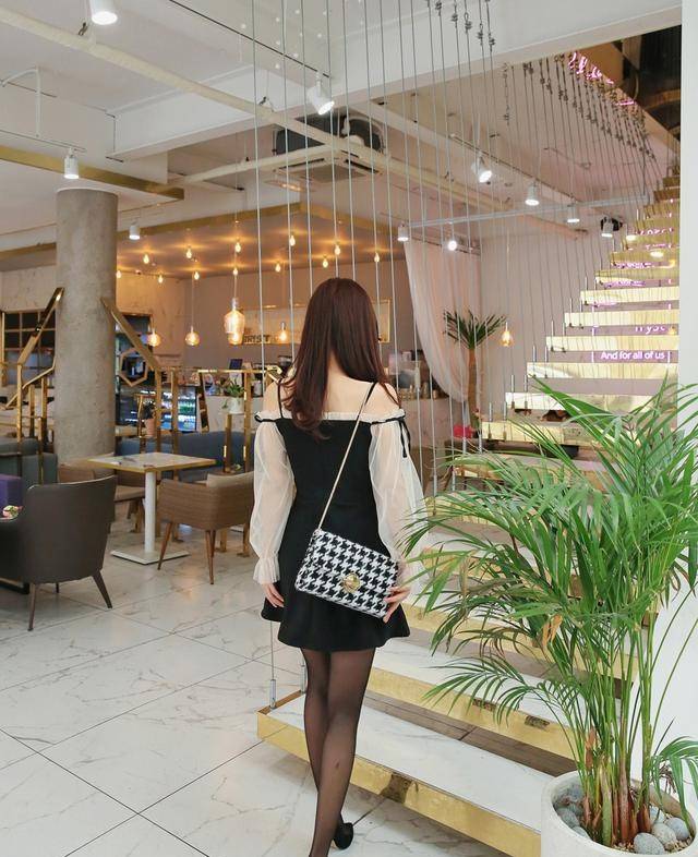 时尚|韩国模特孙允珠韩版丝滑鹅绒吊带裙甜美淑女气质网拍