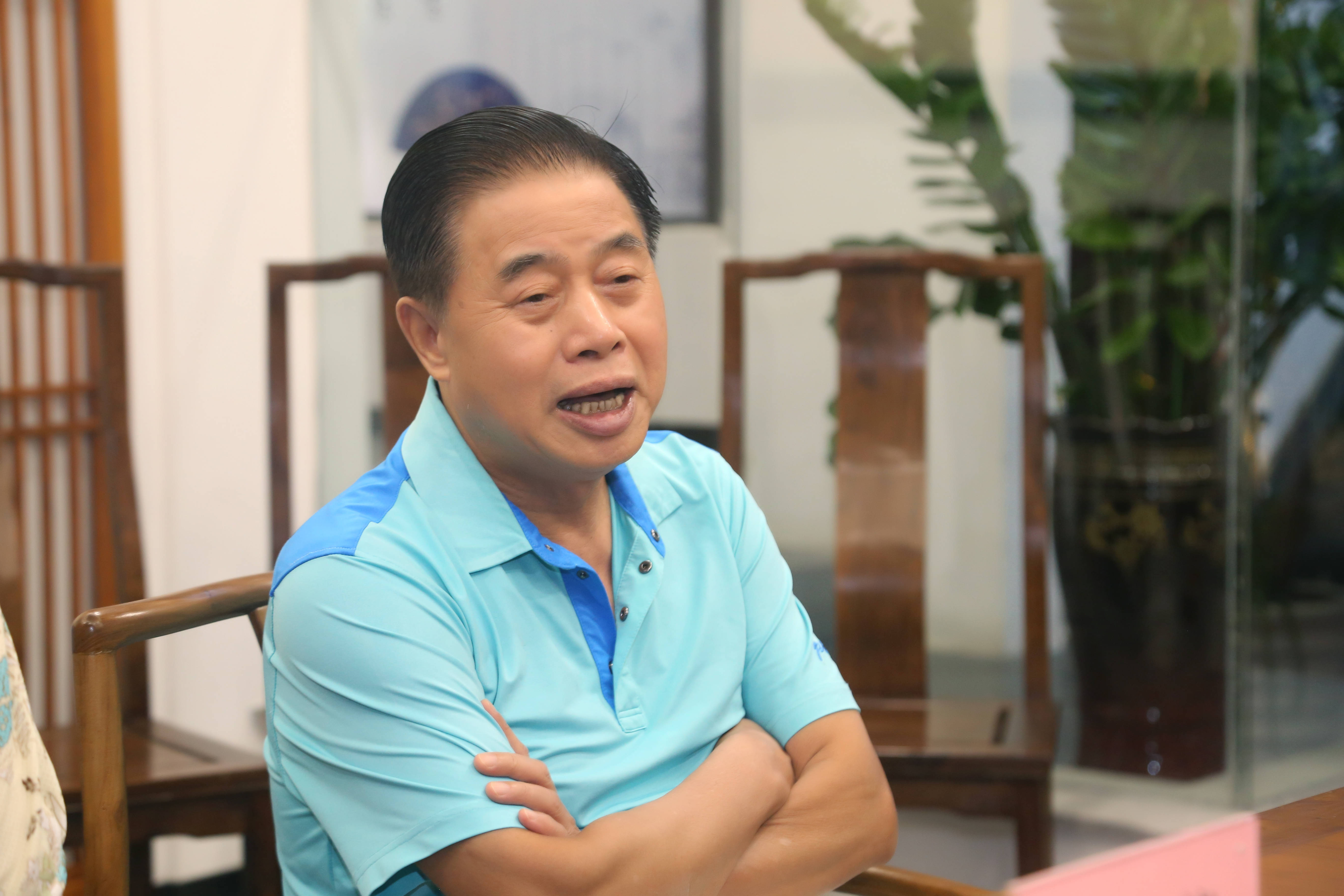 致敬最可爱的人广东原省长黄华华一行亲临珠海慰问老兵