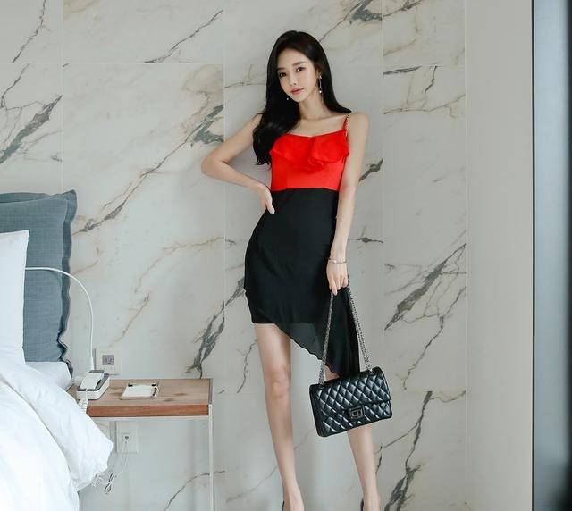 曲线美|韩国模特孙允珠韩版红黑双色修身包臀侧裙摆吊肩连衣裙网拍