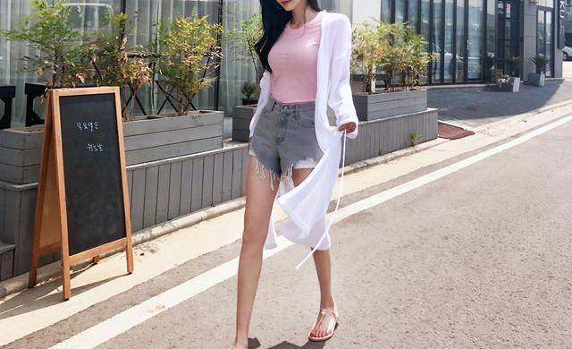 初夏|韩国模特孙允珠韩版长款通气防晒白色针织开衫网拍