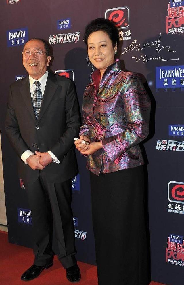 王丽云|车晓妈妈不愧是一级演员，就算穿着朴素的服装，看着也很端庄