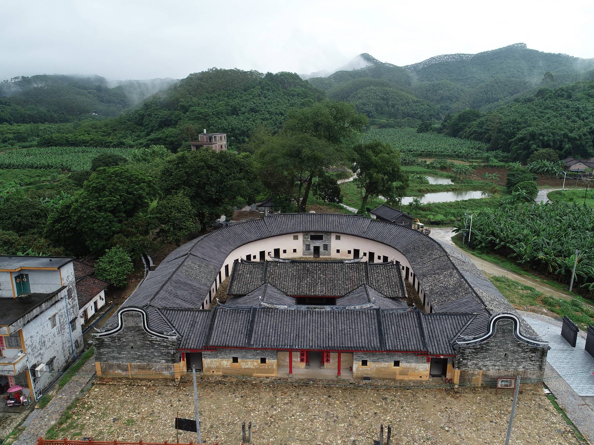 中新镇坳头村陈氏村民的骄傲岗埔围垄屋