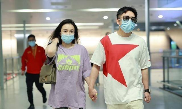 形象|冉莹颖已经很白了，还穿黑色的更显白，“豆腐腿”真打眼