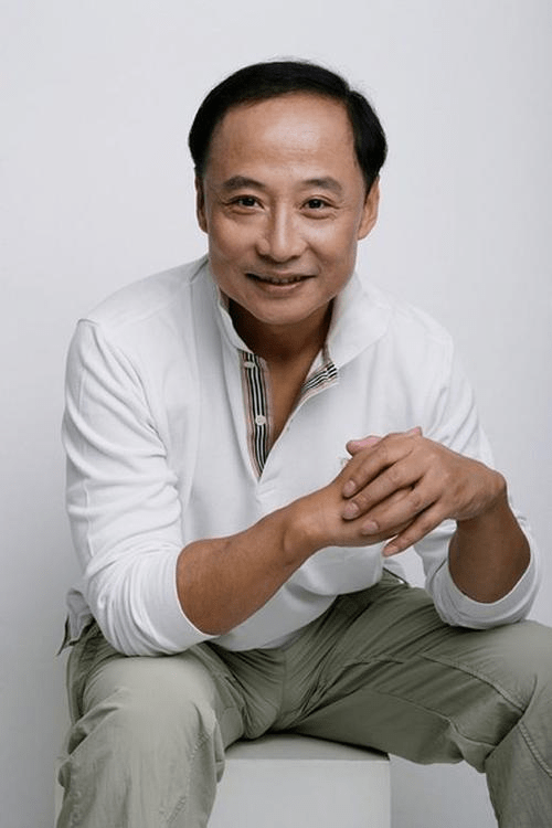 凭借声音从台前到幕后,参演《水浒传》_周野芒