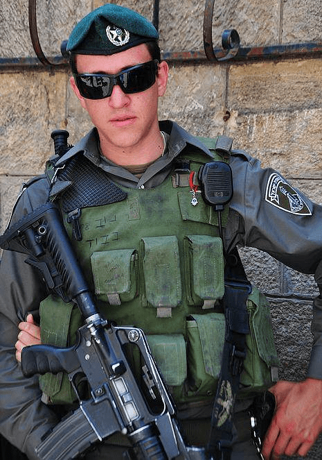 每个以色列公民就是每年放假十一个月的士兵