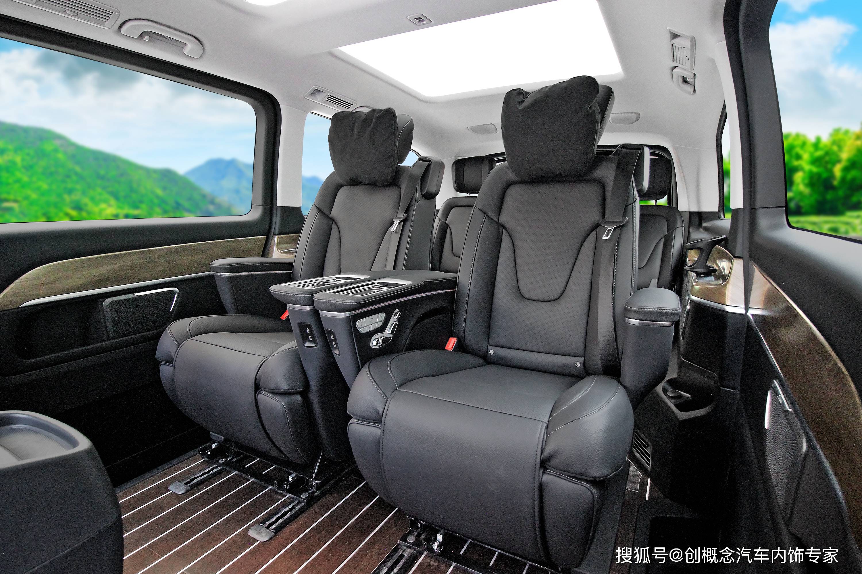 深圳奔驰v260l七座无隔断内饰改装黑色古典风格高端舒适