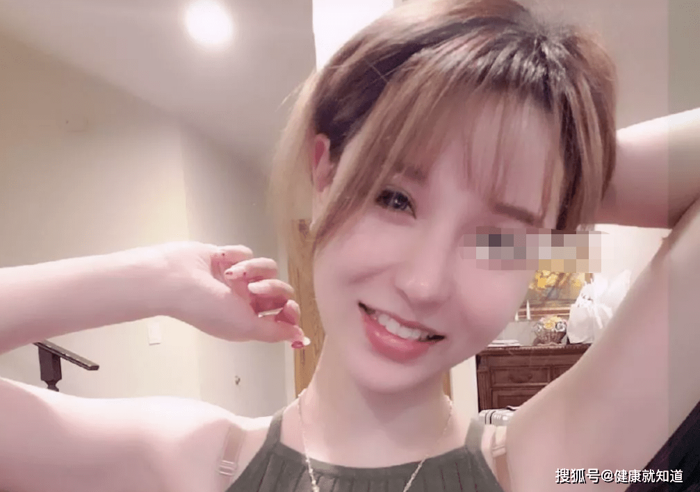 8月25日,钱枫案的女主角小艺,被挖出身份是外围,王思聪旗下的签约主播