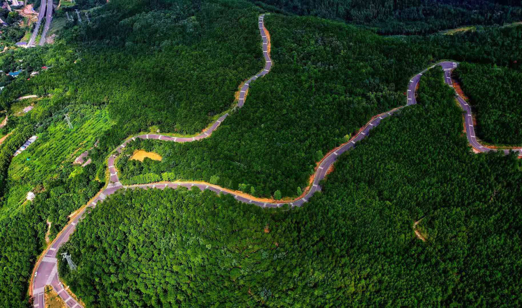 超震撼,上帝视角俯瞰黑石坡森林公园,简直太美了
