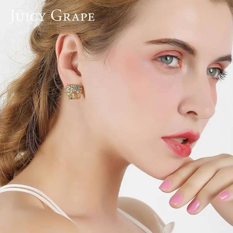 年代|复古港风再度来袭，女明星们都爱的风格，竟然全靠这个单品？