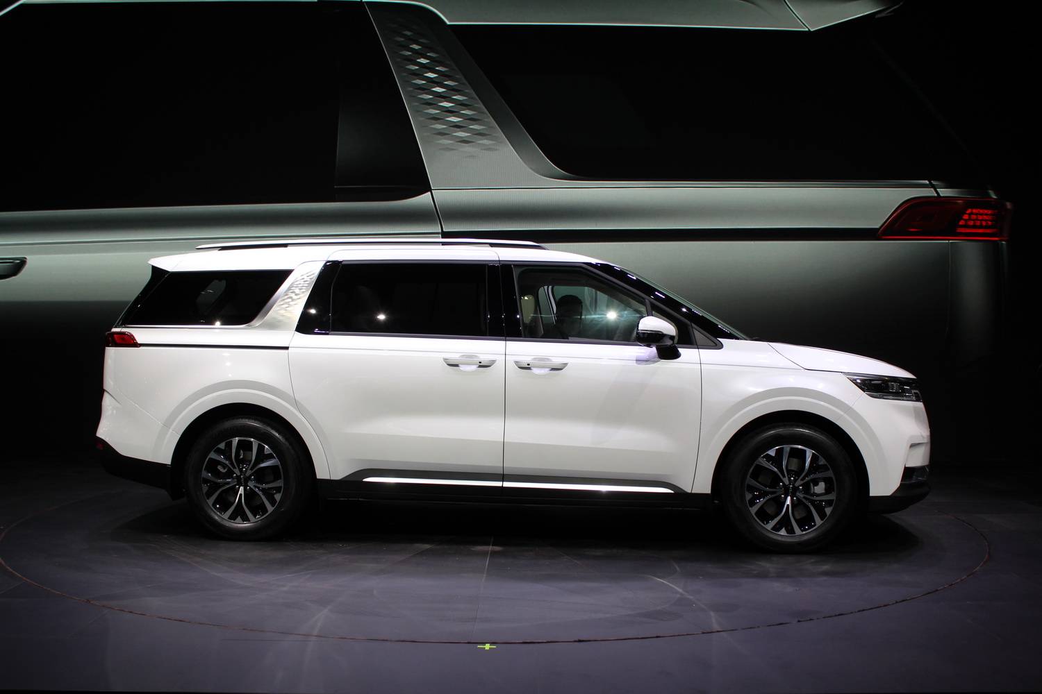 2021成都车展探馆报道起亚第四代嘉华实车