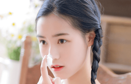 因为|秋季如何对付痘痘？痘博士这样做