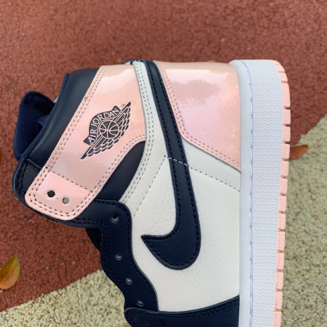 泡泡糖|乔丹 Air Jordan 1 High OG Atmosphere 白蓝樱花粉泡泡糖高帮篮球鞋