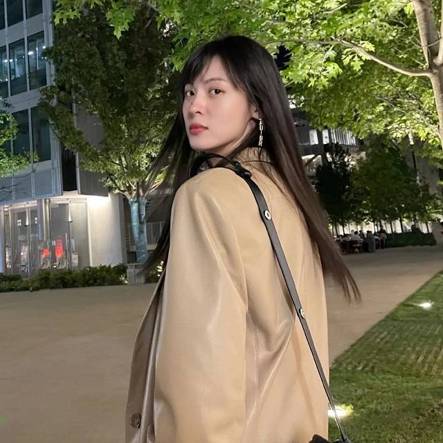 如今的周放,早与幼儿园同学刘畅官宣在一起,缘分来的时候,爱情也开了