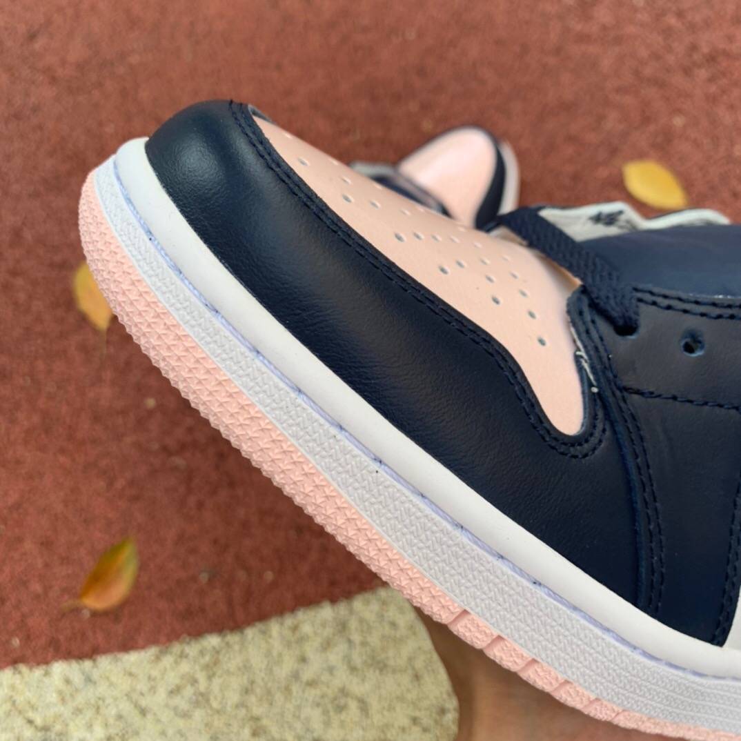 泡泡糖|乔丹 Air Jordan 1 High OG Atmosphere 白蓝樱花粉泡泡糖高帮篮球鞋