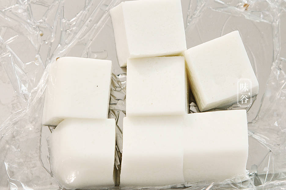 牛奶|白露后要常吃它，煮一煮冻一冻，做成豆腐香甜爽滑，全家都爱吃