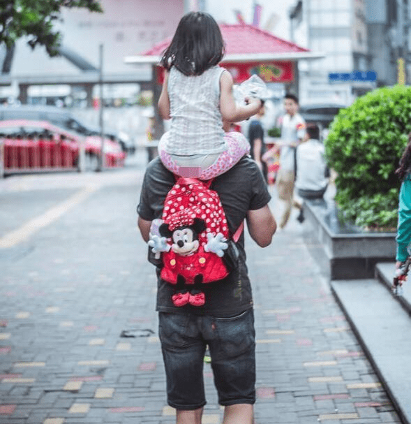 家长|孩子从幼儿园回来，家长别着急问五个问题，对谁都没啥好处