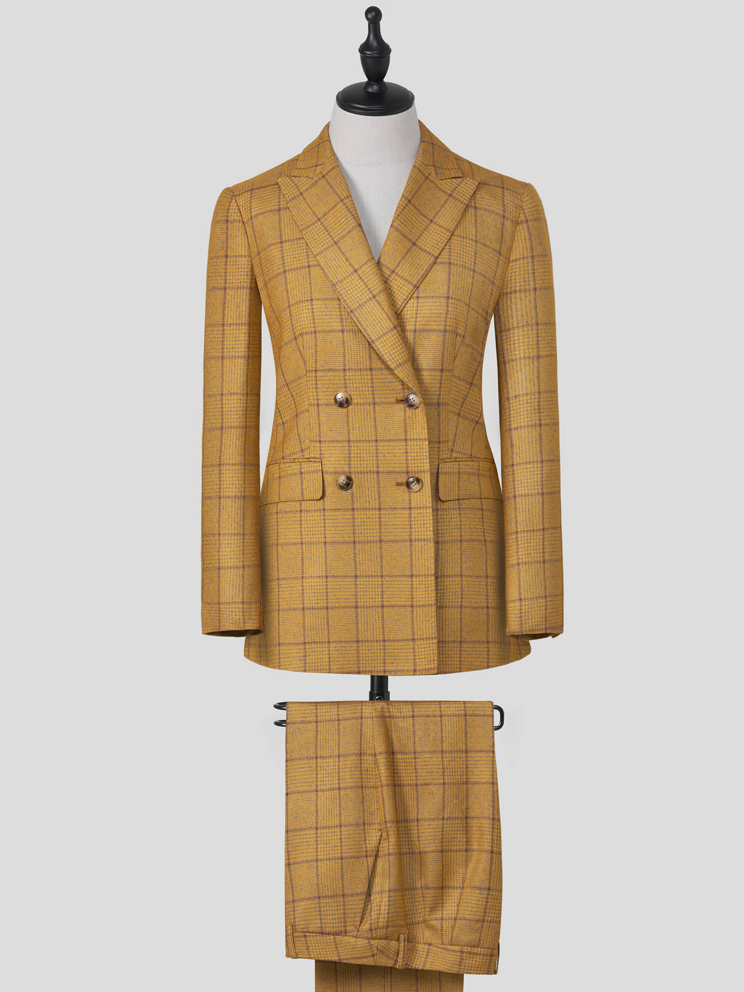 女生穿西装如何选择扣子样式