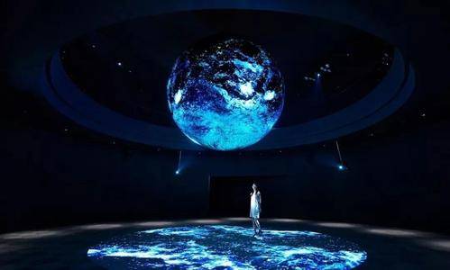 它是采用一种特殊的全息屏幕配合投影再加以影像内容进行互动展示的一