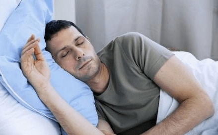 毒素|肝病多是“拖”出来的,身体出现“2臭2红”,莫忽视,是肝在”呼救“