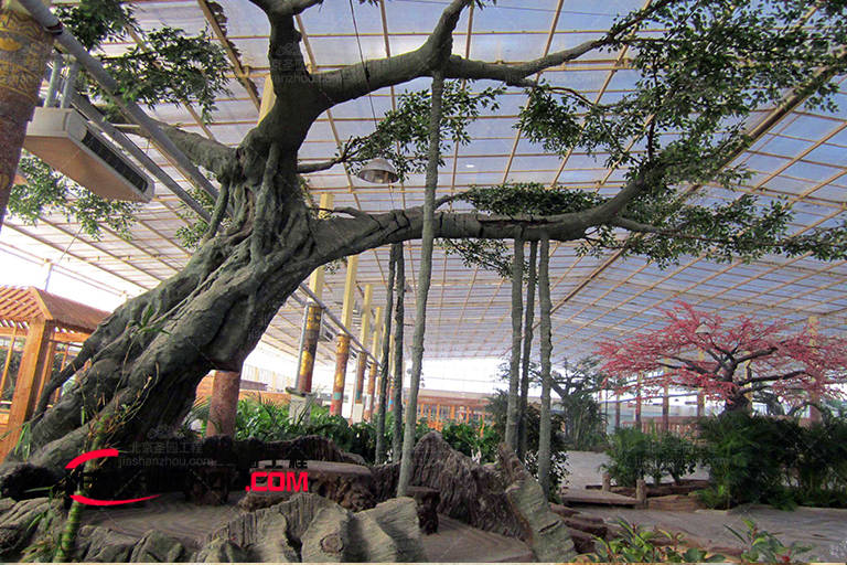仿真榕树把真榕树的感觉带入了生态农庄