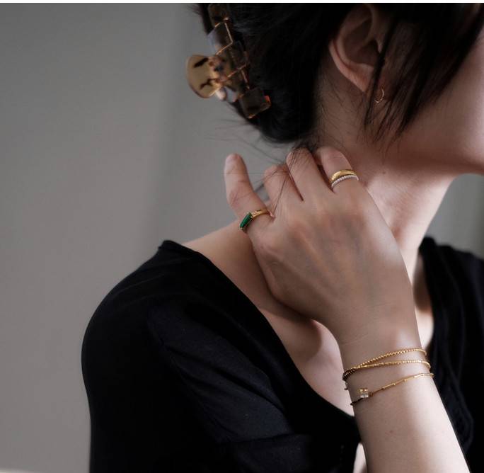 配饰|又美又气质的秋日配饰，谁用谁上头！