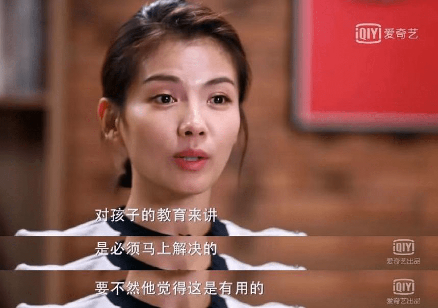 声色什么厉成语_不动声色的图片(4)