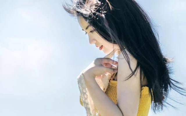 多年后遇见曾经的暗恋对象,她的模样令我久久不能平静