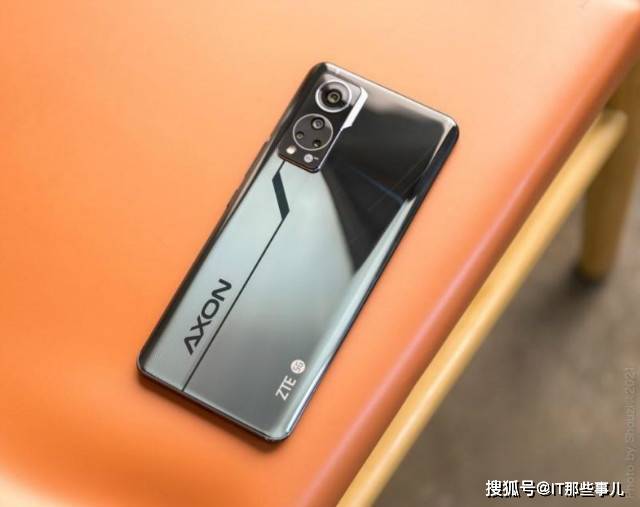 Axon|屏下摄像头手机 小米MIX4和中兴Axon30屏下版如何选？