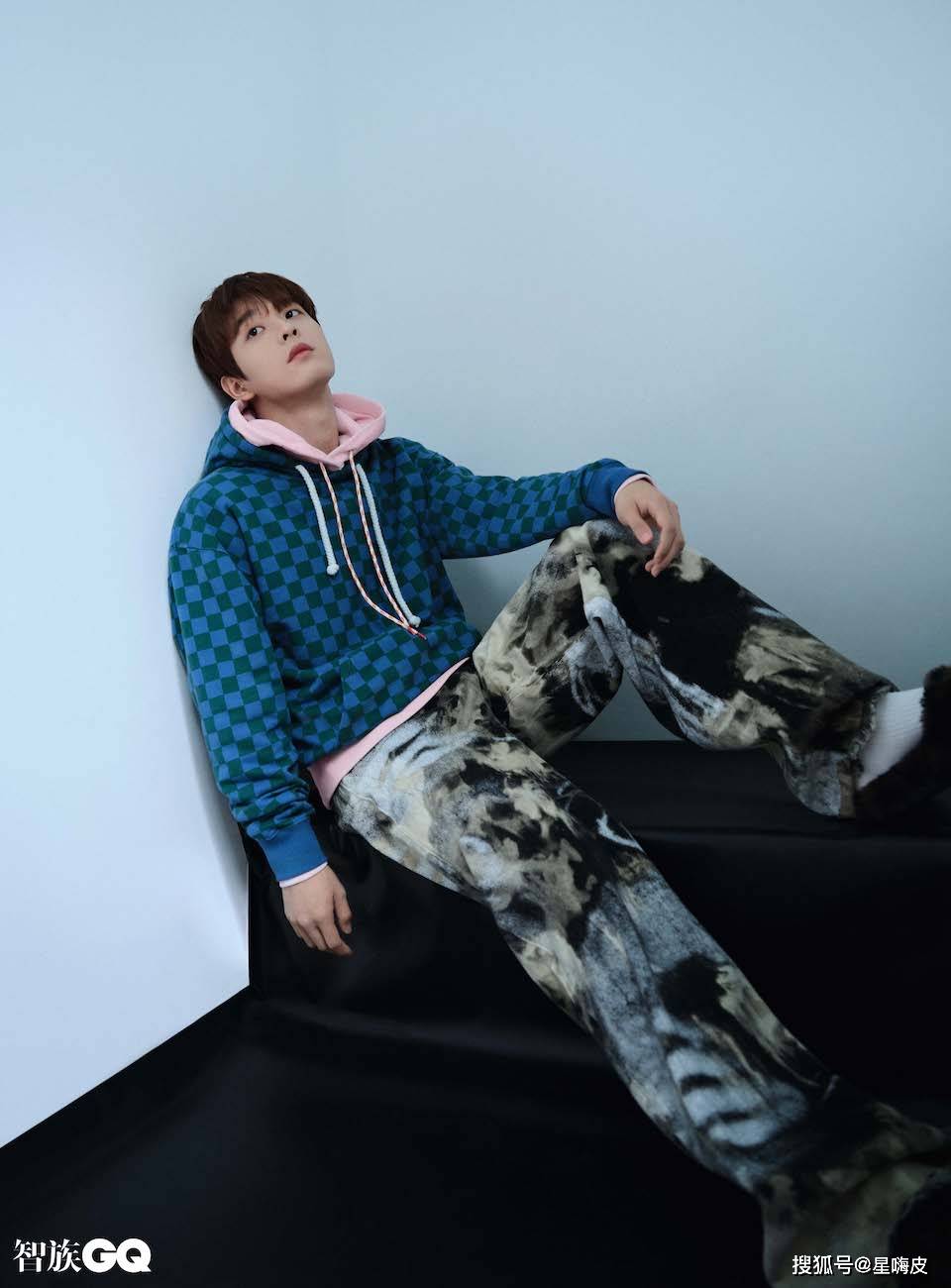 黎一禾 吴宇恒卫衣穿搭获好评 新剧《嘿，你大事很妙》即将播出