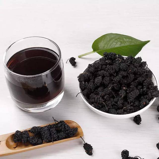 功能|桑葚酒和杨梅酒功效的区别，哪个对身体更好？答案已经呼之欲出