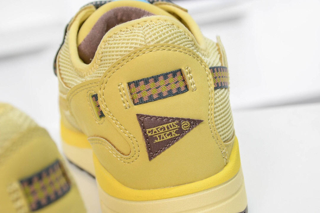 鞋舌 耐克柠檬黄倒钩 Travis Scott x Nike Air Max 1 Cactus Jack 联名运动鞋