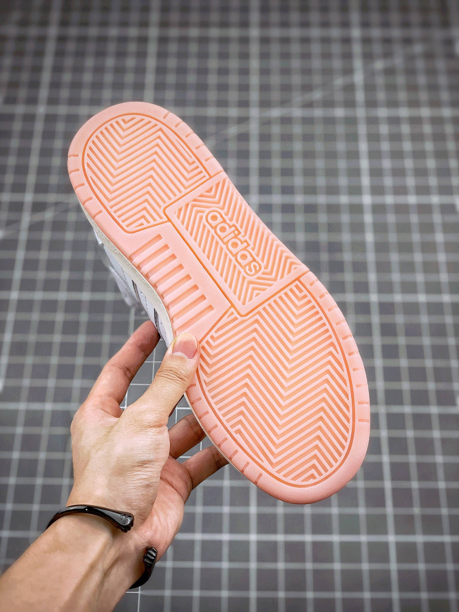 鞋舌 阿迪达斯 Adidas ENTRAP MID 中帮篮球鞋