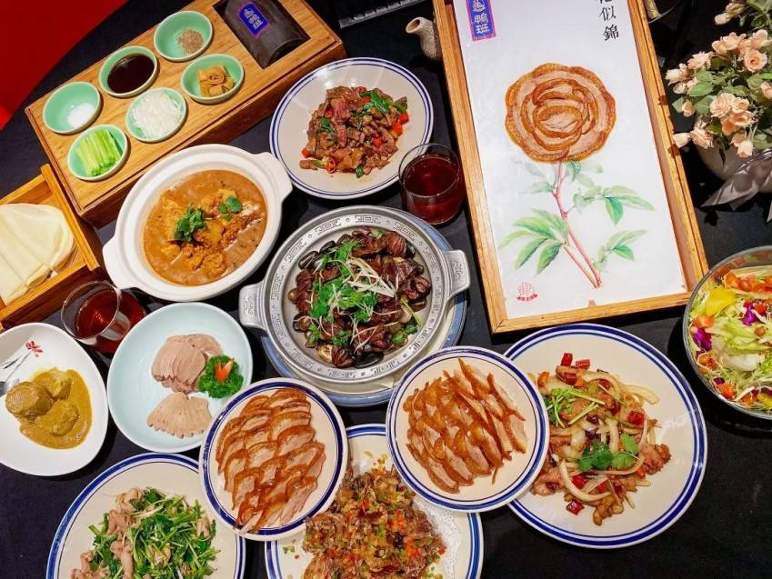 古代宴席究竟吃什么菜鸡毛店还原古代5大宴席逼格最高的席一桌300多道