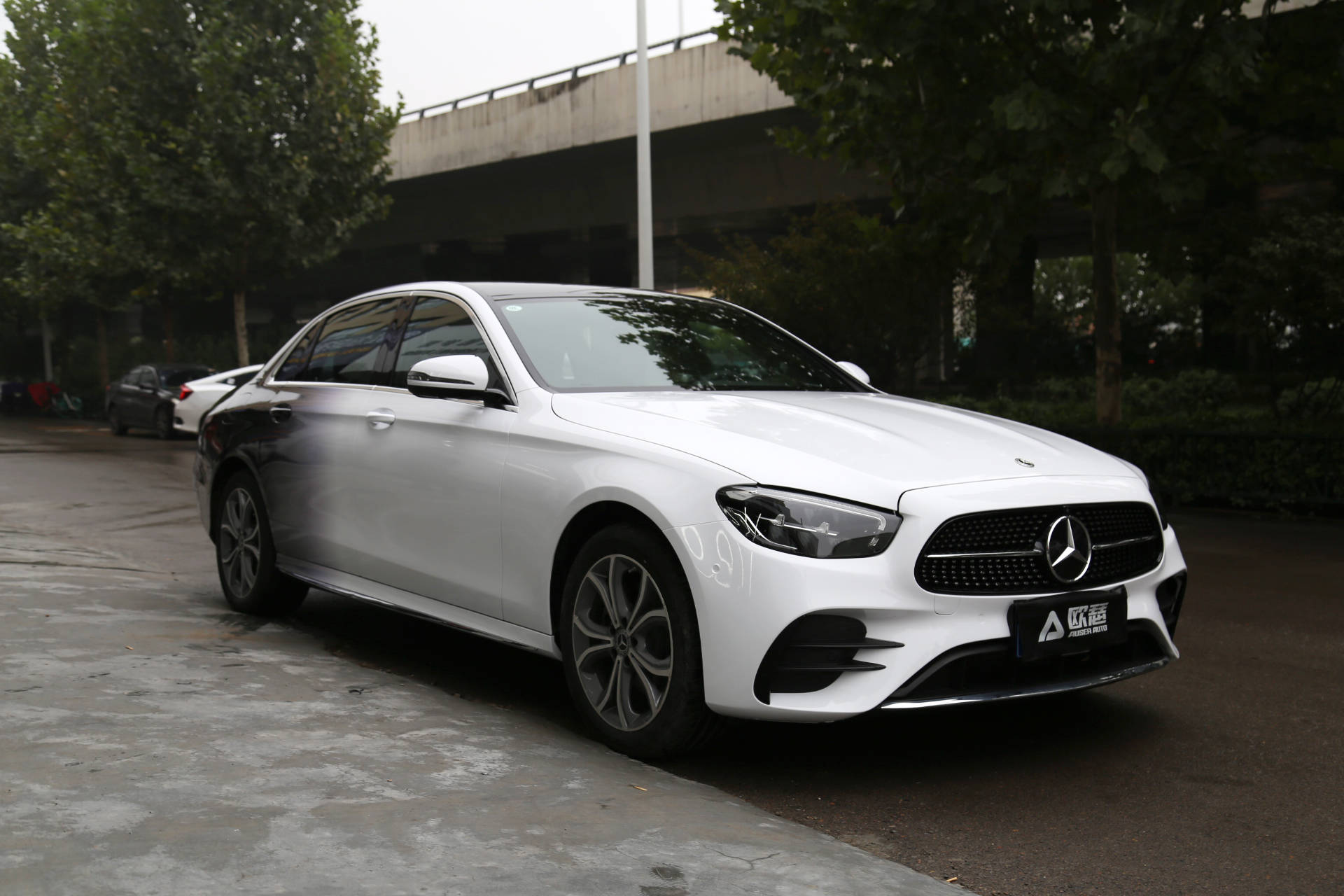 改色膜案例奔驰e级济南欧瑟全车改色贴膜白变黑