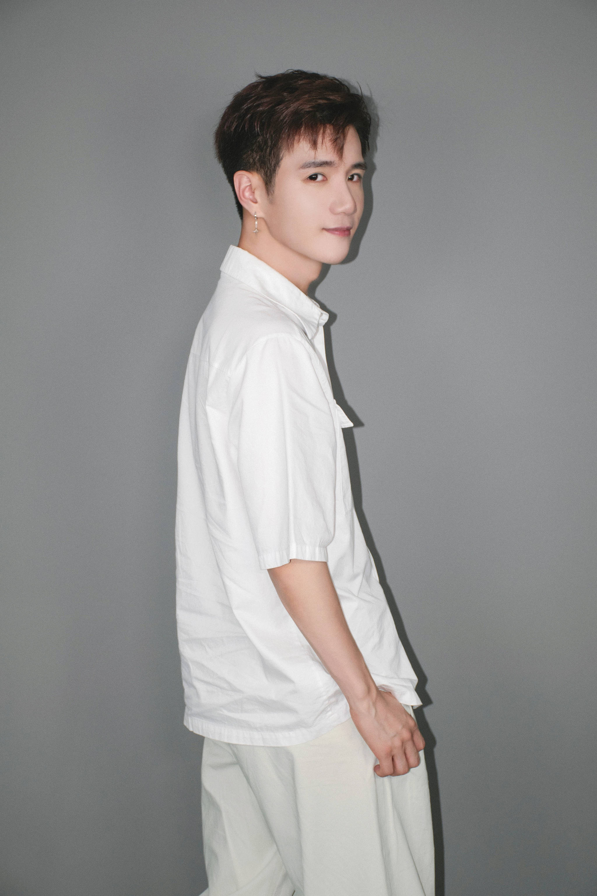 新生代歌手王一然签约好听音乐 初心"一然"未来共赴前程