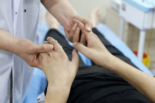 感觉|渐冻人和颈椎病有关系吗？