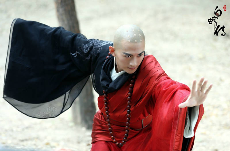 因为|《新白蛇传》定档，因为“辣眼睛”，三年前曾撤档，可降低期待