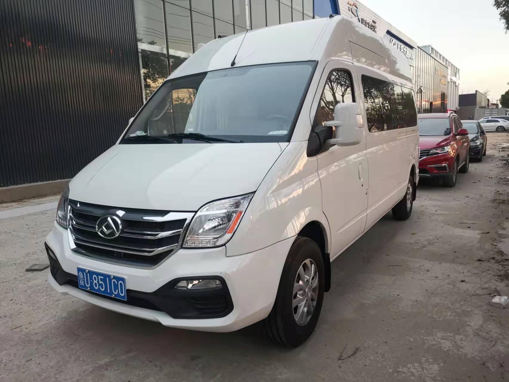 刚刚新到一台大通二手房车v80b型房车