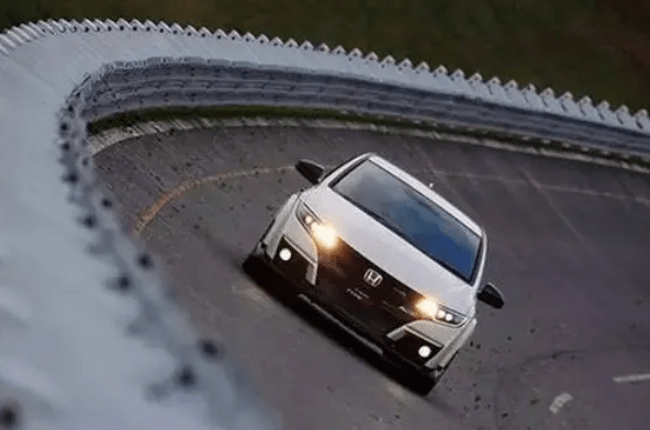 汽车转弯宜慢不宜快,迈刻学车分享三种转弯技巧