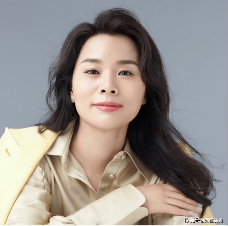 账号朵拉朵尚“叫板”美妆国际大牌，是什么给了李海珍底气？