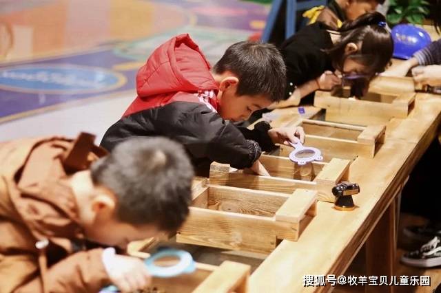 "牧羊宝贝淘金小镇"是一款以"淘矿"为主题的儿童科普,亲子探索项目,是